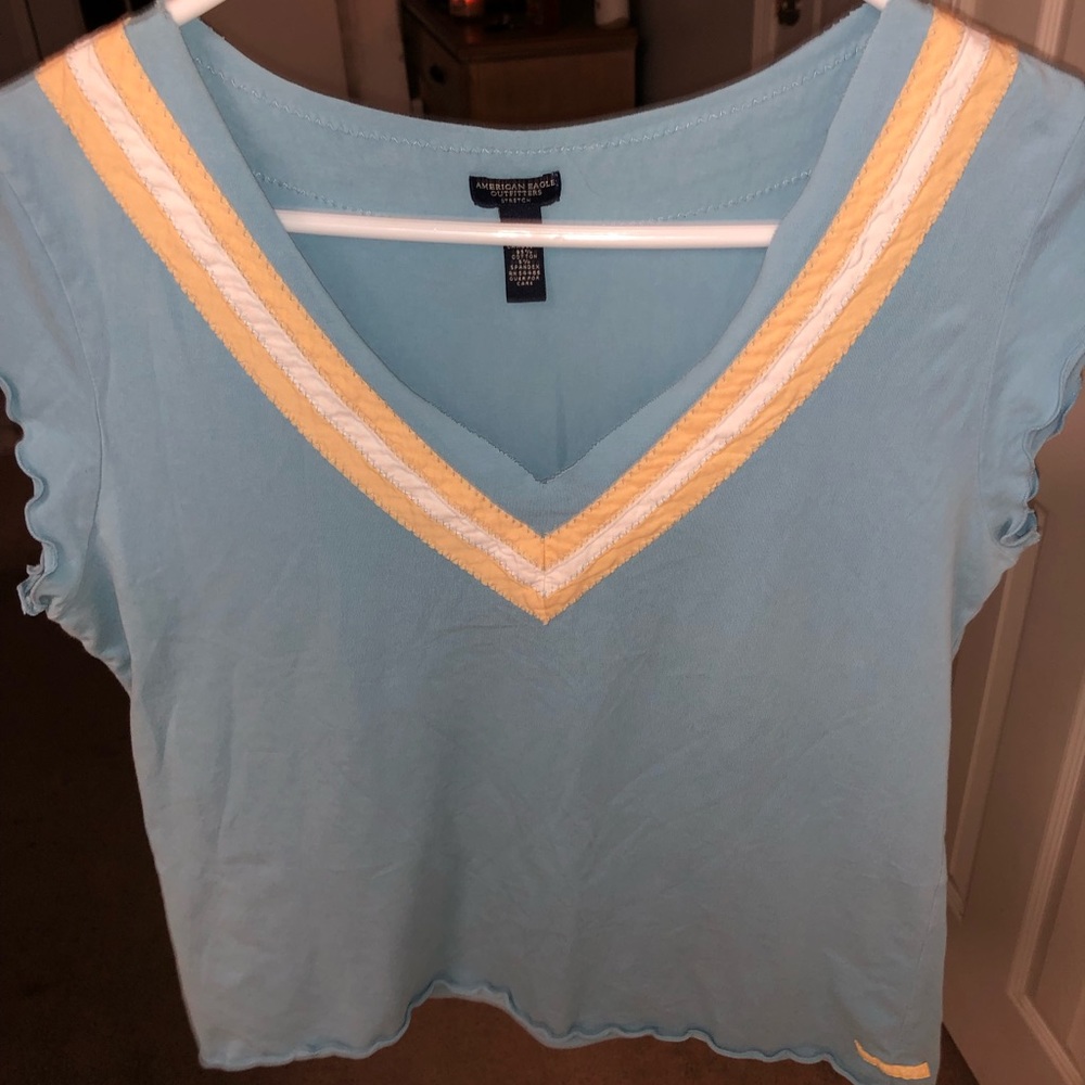 American eagle outfitters, cute, semi cropped, blue, size large!!!